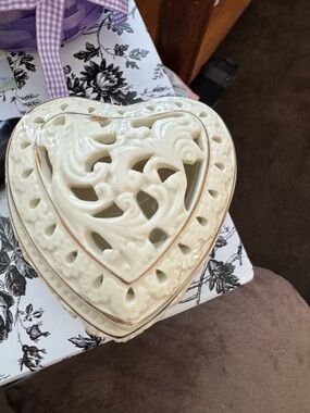 Lenox pierced heart covered trinket box